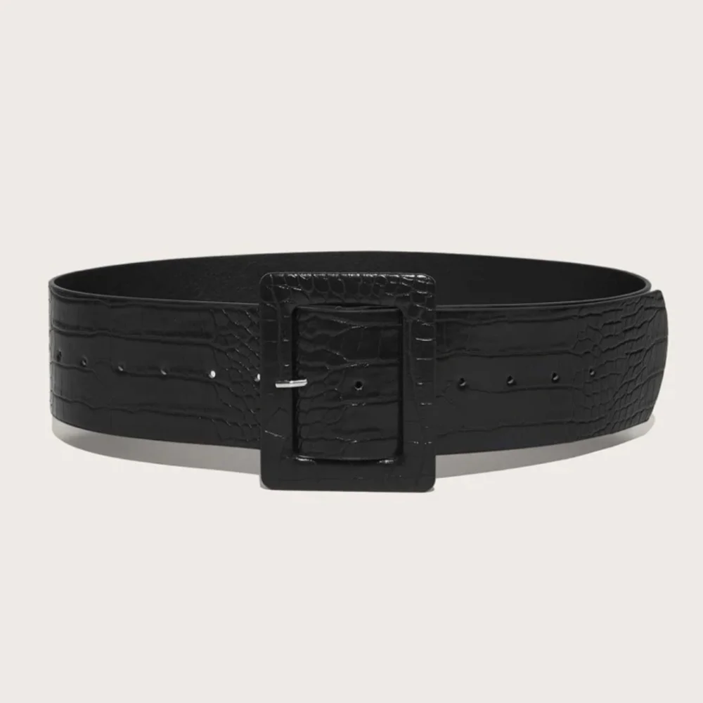 faux crocodile Leather belt...very wide..size M-L.black.